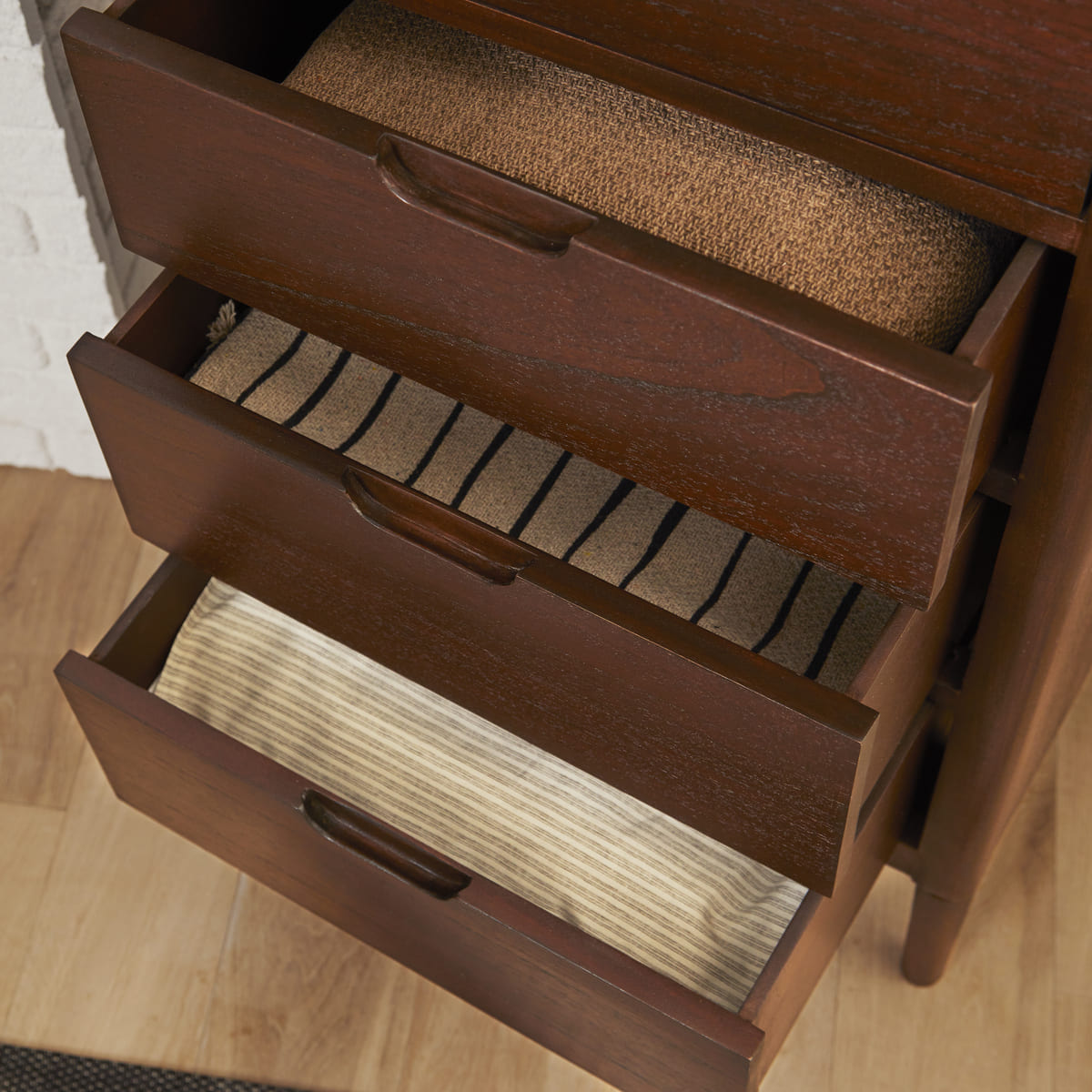 Extraordinary Emporium Eco friendly furniture, hand crafted furniture, solid wood, hard wood furniture